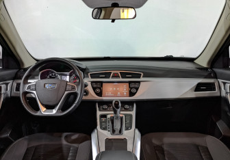 Подержанный автомобиль Geely Atlas 2018 года (14 фото)