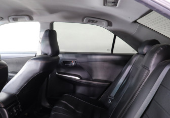 Подержанный автомобиль Toyota Camry Sedan 2013 года (12 фото)