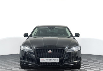Подержанный автомобиль Jaguar XF Sedan 2018 года (2 фото)