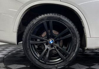 Подержанный автомобиль BMW X5 2017 года (7 фото)