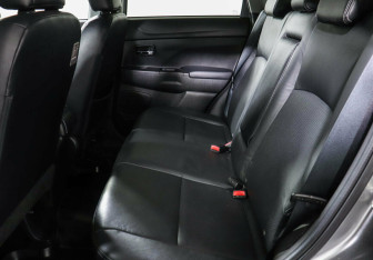 Подержанный автомобиль Mitsubishi ASX 2014 года (10 фото)