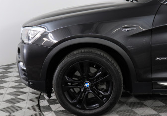 Подержанный автомобиль BMW X4 2017 года (8 фото)