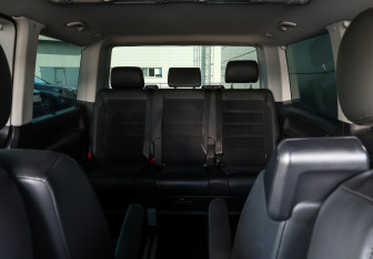 Подержанный автомобиль Volkswagen Multivan 2019 года (26 фото)