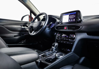 Подержанный автомобиль Hyundai Santa Fe 2019 года (6 фото)