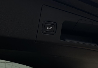 Подержанный автомобиль Cadillac XT5 2021 года (11 фото)