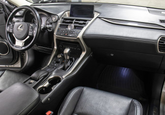 Подержанный автомобиль Lexus NX 2016 года (11 фото)