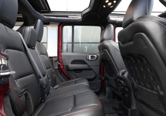 Подержанный автомобиль Jeep Wrangler 2020 года (13 фото)