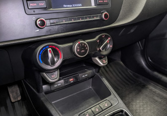 Подержанный автомобиль Kia Rio Hatchback 2021 года (26 фото)
