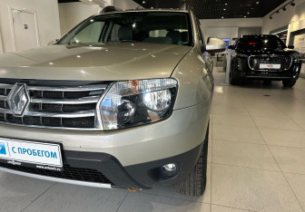Подержанный автомобиль Renault Duster 2013 года (8 фото)
