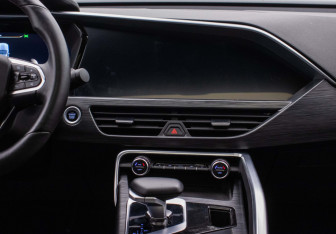 Подержанный автомобиль Geely Tugella 2023 года (14 фото)