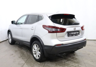 Подержанный автомобиль Nissan Qashqai 2020 года (6 фото)
