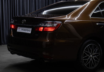 Подержанный автомобиль Toyota Camry Sedan 2017 года (23 фото)