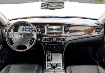 Подержанный автомобиль Hyundai Equus 2015 года (14 фото)