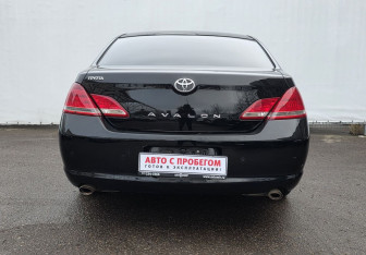 Подержанный автомобиль Toyota Avalon 2005 года (6 фото)