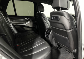 Подержанный автомобиль BMW X5 2020 года (14 фото)