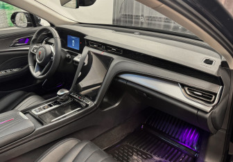 Подержанный автомобиль Hongqi H5 2024 года (8 фото)