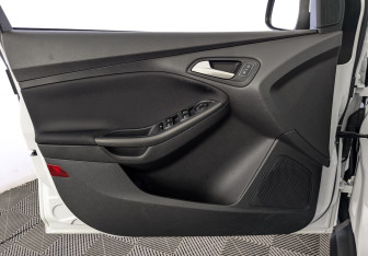 Подержанный автомобиль Ford Focus Sedan 2019 года (19 фото)