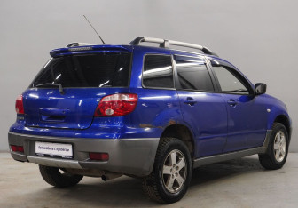 Подержанный автомобиль Mitsubishi Outlander 2007 года (7 фото)