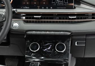 Подержанный автомобиль Exeed LX 2023 года (13 фото)