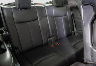 Подержанный автомобиль Nissan Pathfinder 2016 года (11 фото)