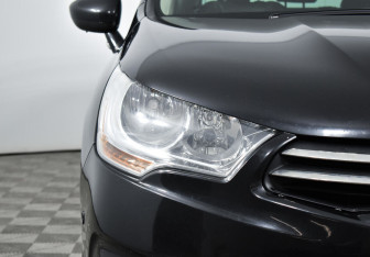Подержанный автомобиль Citroen C4 Hatchback 2012 года (6 фото)