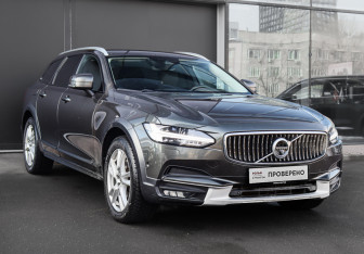 Подержанный автомобиль Volvo V90 Cross Country 2019 года (3 фото)