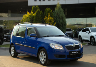 Подержанный автомобиль Skoda Roomster 2008 года (2 фото)