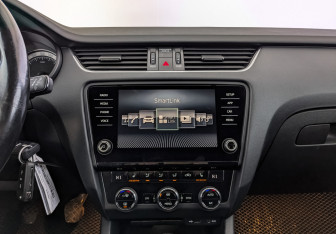 Подержанный автомобиль Skoda Octavia Liftback 2017 года (17 фото)