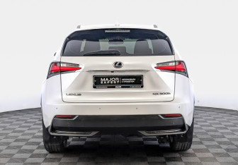 Подержанный автомобиль Lexus NX 2015 года (6 фото)