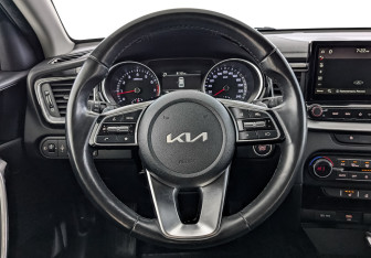 Подержанный автомобиль Kia Ceed Wagon 2022 года (22 фото)