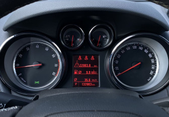 Подержанный автомобиль Opel Mokka 2014 года (24 фото)