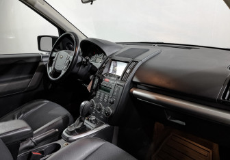 Подержанный автомобиль Land Rover Freelander 2010 года (13 фото)