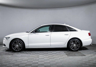 Подержанный автомобиль Audi A6 Sedan 2011 года (8 фото)