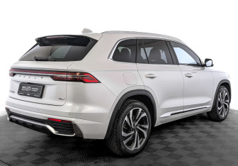 Подержанный автомобиль Geely Monjaro 2024 года (5 фото)