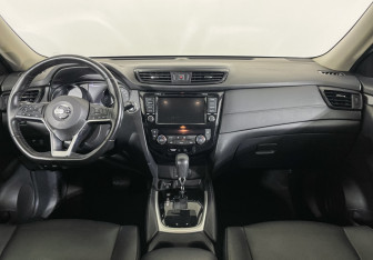 Подержанный автомобиль Nissan X-Trail 2018 года (12 фото)