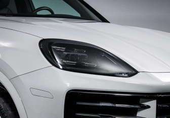 Подержанный автомобиль Porsche Cayenne 2024 года (17 фото)