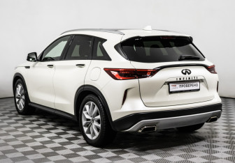 Подержанный автомобиль Infiniti QX50 2018 года (7 фото)