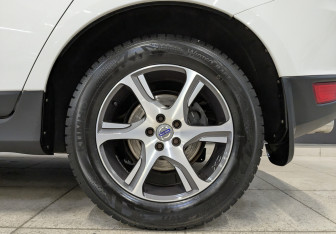 Подержанный автомобиль Volvo XC60 2013 года (12 фото)