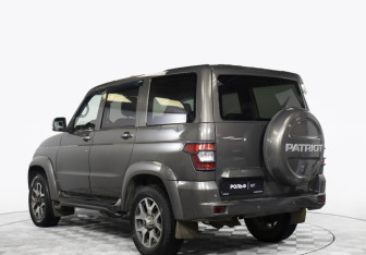 Подержанный автомобиль УАЗ Patriot 2019 года (7 фото)