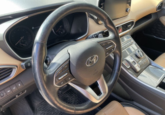 Подержанный автомобиль Hyundai Santa Fe 2021 года (12 фото)