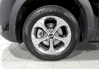 Подержанный автомобиль Kia Seltos 2021 года (18 фото)