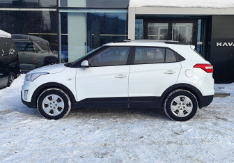 Подержанный автомобиль Hyundai Creta 2019 года (8 фото)