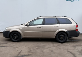 Подержанный автомобиль Chevrolet Lacetti Wagon 2007 года (8 фото)