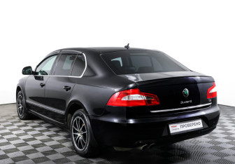 Подержанный автомобиль Skoda Superb Liftback 2010 года (7 фото)
