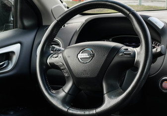 Подержанный автомобиль Nissan Pathfinder 2014 года (14 фото)