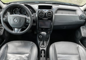 Подержанный автомобиль Renault Duster 2016 года (12 фото)