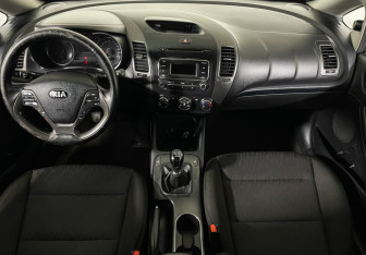 Подержанный автомобиль Kia Cerato Sedan 2015 года (12 фото)