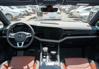 Новый Volkswagen Touareg 2025 (9 фото)