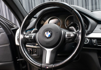 Подержанный автомобиль BMW X6 2019 года (18 фото)
