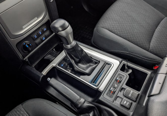 Подержанный автомобиль Toyota Land Cruiser Prado 2019 года (21 фото)
